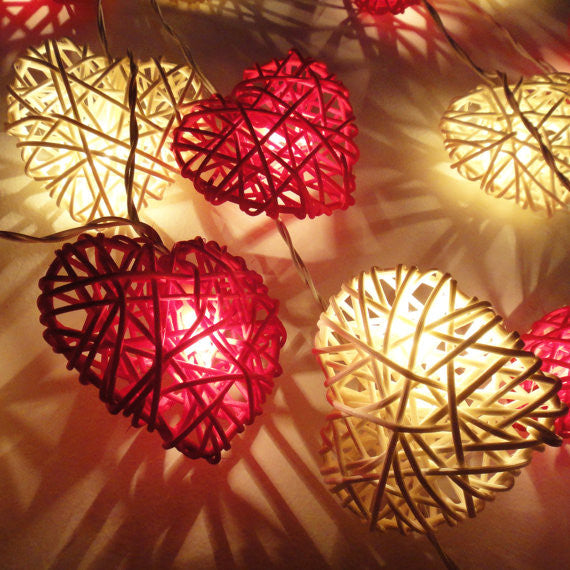 50 Red and White 3D Hollowed Rattan Heart-Shaped 5M LONG String Fairy Lights, Battery (AA) Indoor & Outdoor Decorations Wedding Valentines Romantic Room Table Lighting